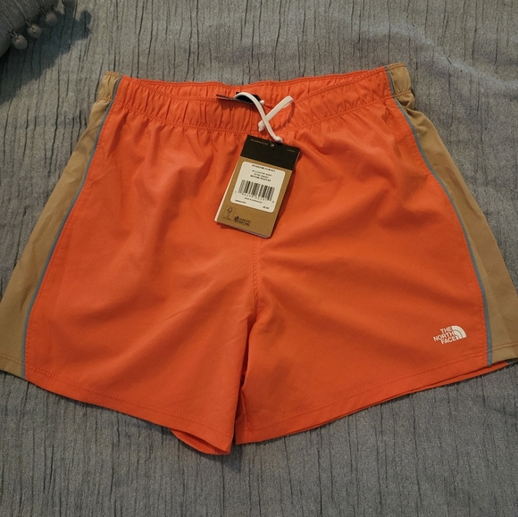 The North Face Elevation Short - Picture 1 of 9